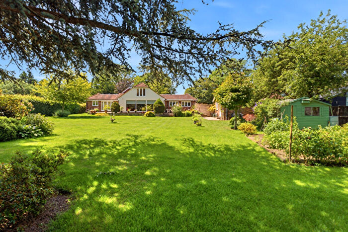 4 Bedroom Bungalow For Sale In Luton Lane, Redbourn, St. Albans, Hertfordshire, AL3