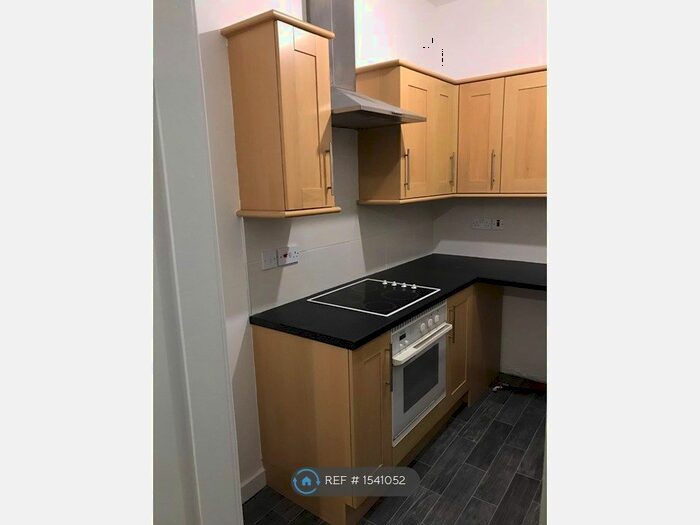 2 Bedroom Terraced House To Rent In Castleford, Castleford, WF10