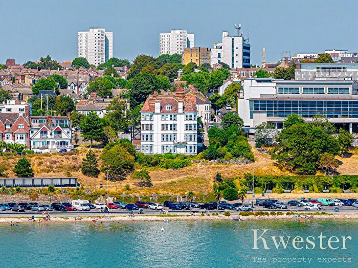 2 Bedroom Flat To Rent In San Remo Parade, Westcliff-On-Sea, SS0