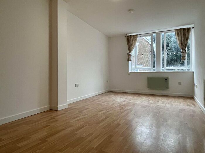 2 Bedroom Apartment For Sale In St. Mary Street, Weymouth, DT4