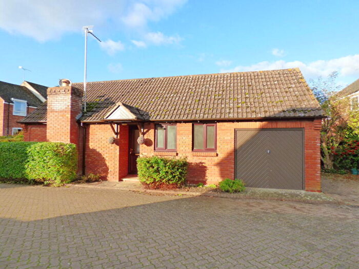 2 Bedroom Detached Bungalow For Sale In Cherry Orchard, Shipston-on-stour, CV36