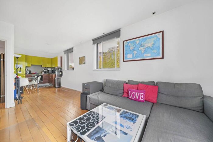 1 Bedroom Apartment To Rent In Pentonville Road, Islington, N1