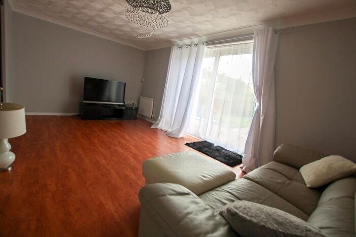 3 Bedroom Terraced House For Sale In Millbrook, Southampton, SO16
