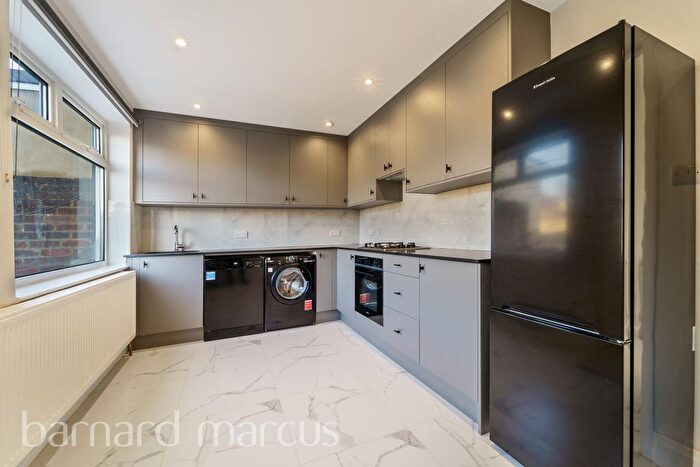 2 Bedroom Property To Rent In Cravan Avenue, Feltham, TW13