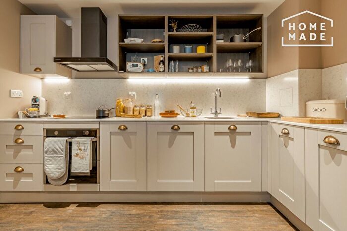2 Bedroom Flat To Rent In Canada Gardens, Wembley, HA9