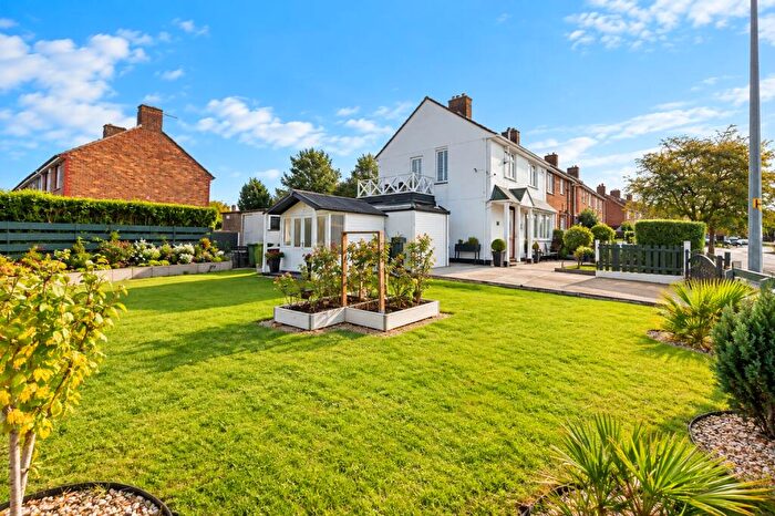 3 Bedroom Semi Detached House For Sale In Winchester Avenue, Grimsby, Lincolnshire, DN33