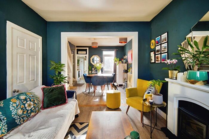 2 Bedroom Terraced House For Sale In Jedburgh Road, Plaistow, London, E13