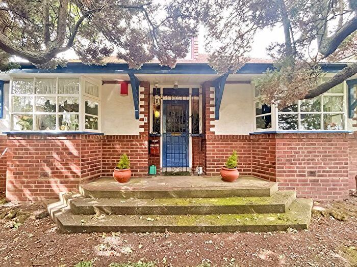 3 Bedroom Detached Bungalow For Sale In Bustleholme Avenue, West Bromwich, B71