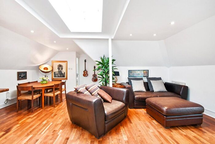 2 Bedroom Flat To Rent In Dartmouth Road London, NW2