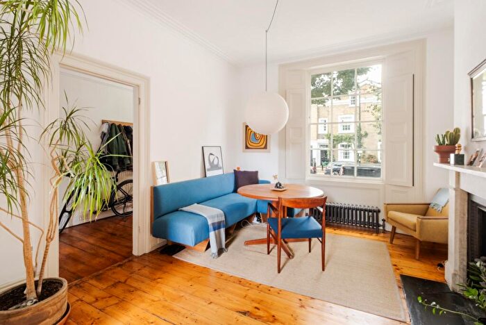 3 Bedroom Terraced House To Rent In Hemingford Road London, N1