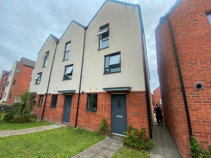 3 Bedroom Town House To Rent In Sir Harry Secombe Court, Swansea, SA1