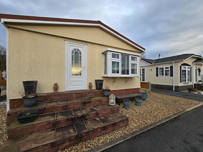 3 Bedroom Park Home For Sale In Warrington Road, Bartington, Northwich, CW8