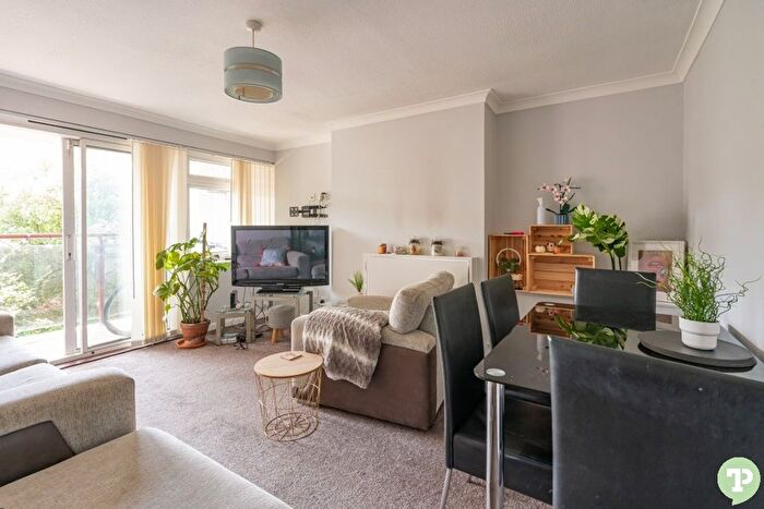 3 Bedroom Flat To Rent In Ock Street, Abingdon, OX14