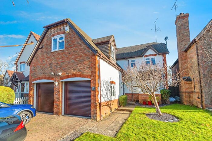 5 Bedroom Detached House For Sale In Phoebes Orchard, Stoke Hammond, Milton Keynes, MK17