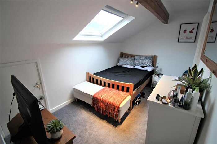 4 Bedroom Terraced House To Rent In Meanwood Road, Meanwood, Leeds, LS7