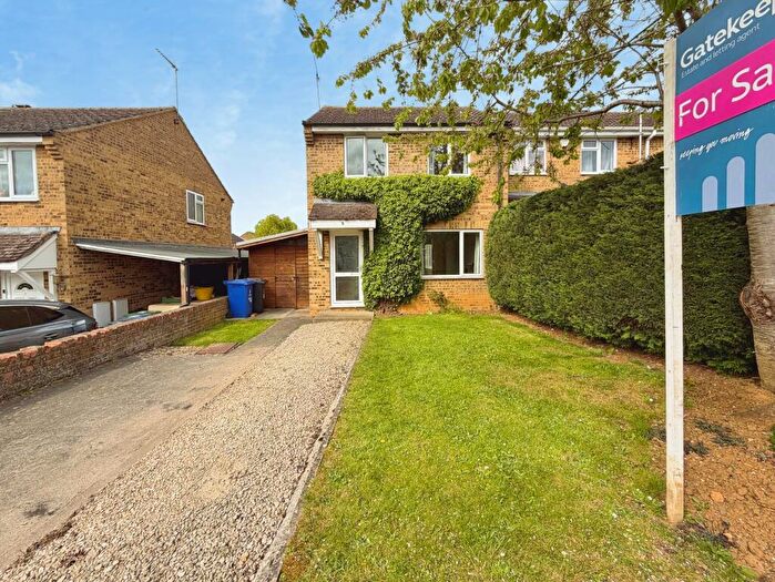 3 Bedroom Semi-Detached House For Sale In Marlborough Close, Kings Sutton, Oxfordshire, OX17