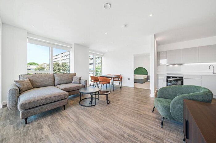 2 Bedroom Apartment To Rent In Dawes Street, London, SE17