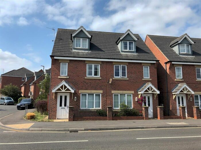3 Bedroom Town House To Rent In Wilsthorpe Road, Long Eaton, Nottingham, NG10