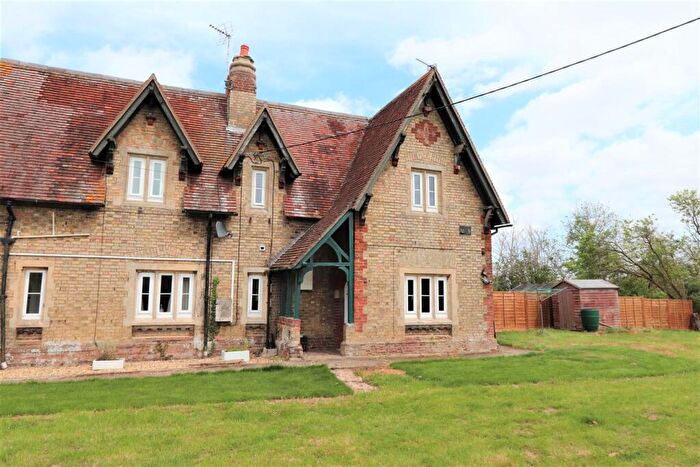 2 Bedroom House To Rent In Village Of Slapton, LU7