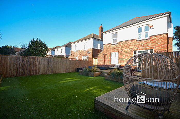 2 Bedroom Flat For Sale In Fitzharris Avenue, Bournemouth, BH9