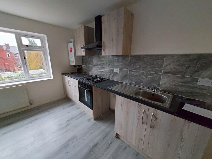 3 Bedroom Flat To Rent In Redhouse Street, Walsall, WS1