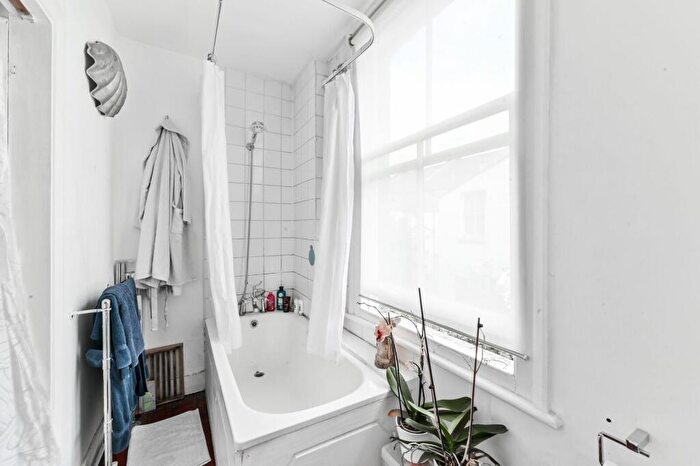 4 Bedroom House To Rent In Princess May Road, Newington Green, London, N16
