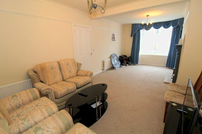 3 Bedroom End Of Terrace House To Rent In Sewall Highway, Coventry, West Midlands, CV2