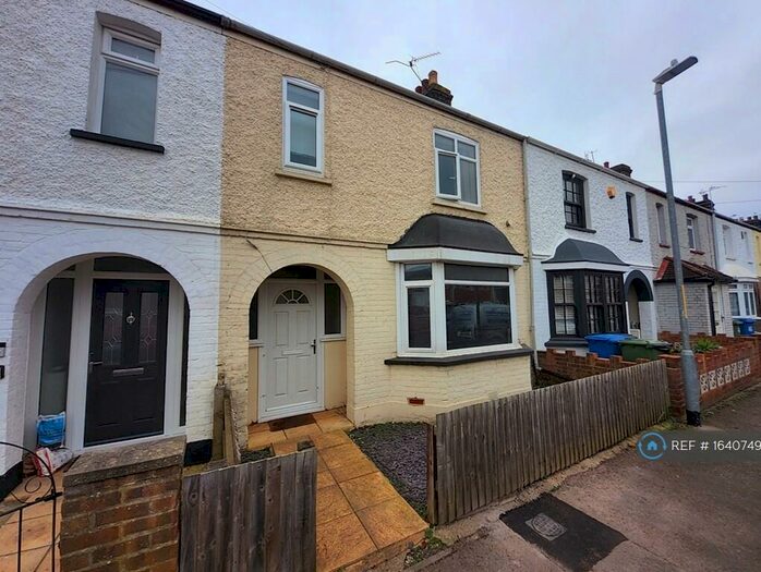 3 Bedroom Terraced House To Rent In Dumergue Avenue, Queenborough, ME11