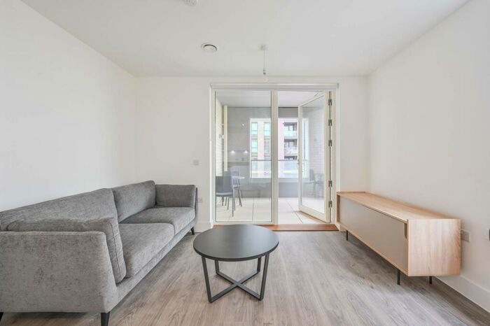 1 Bedroom Flat To Rent In Nautilus Apartments, Canning Town, London, E16