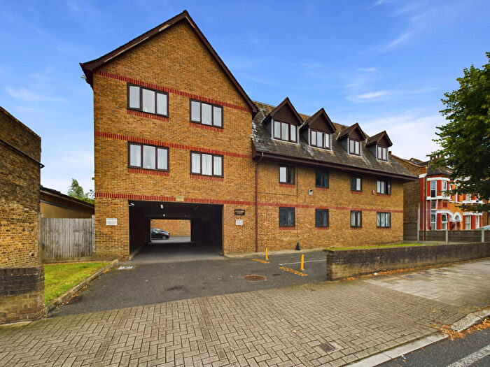 1 Bedroom Flat To Rent In Richards Court, Ravenscroft Road, Beckenham, Kent, BR3