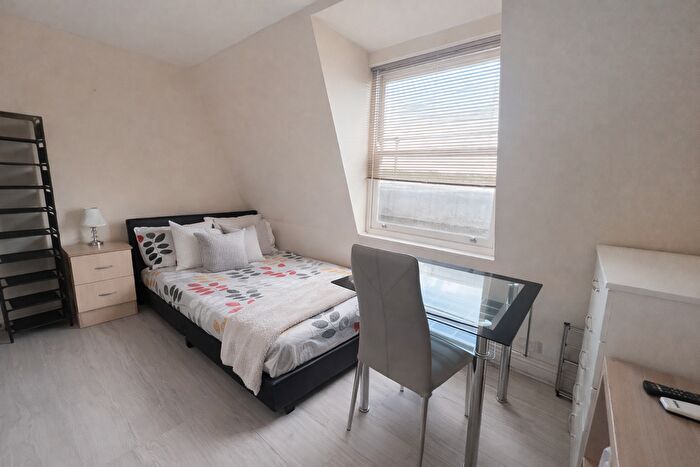 Studio To Rent In Cromwell Road, London, SW7