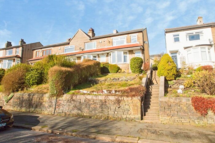 3 Bedroom End Of Terrace House For Sale In Roils Head Road, Halifax, West Yorkshire, HX2