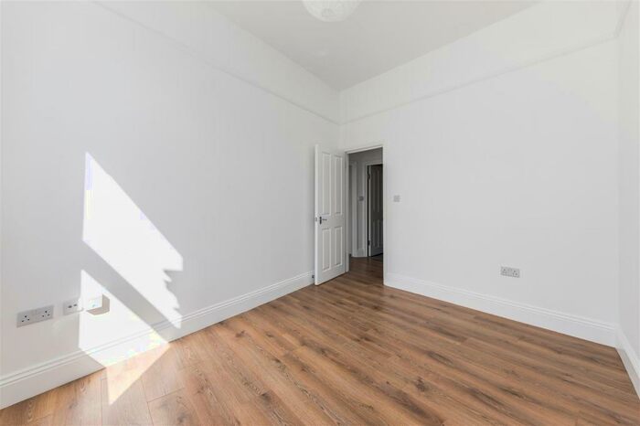 1 Bedroom Flat To Rent In Hoe Street, Walthamstow, E17
