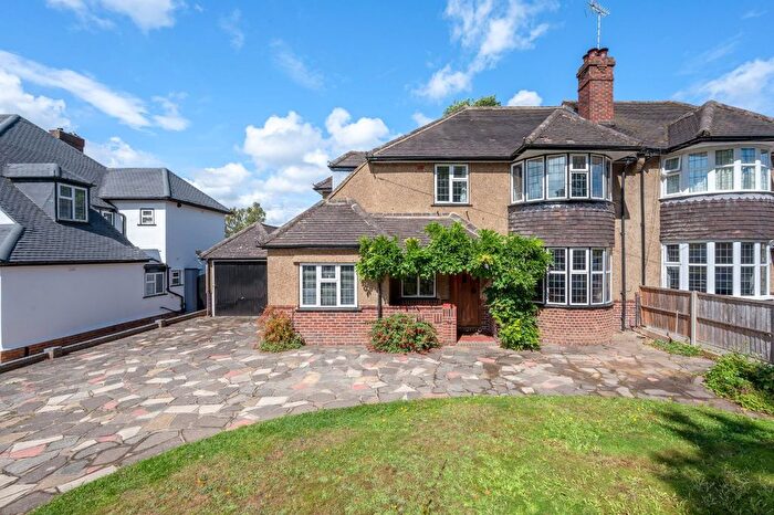 4 Bedroom Semi-detached House For Sale In Shelvers Way, Tadworth, KT20