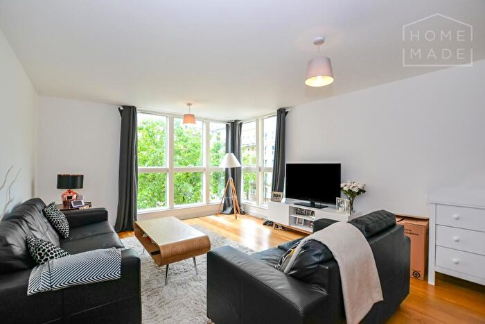 2 Bedroom Flat To Rent In Water Garden Square, Canada Water, SE16