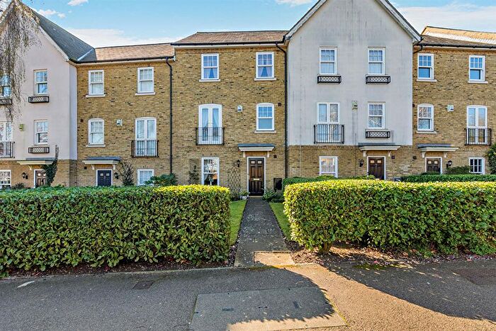 4 Bedroom Town House For Sale In Tarragon Road, Maidstone, ME16