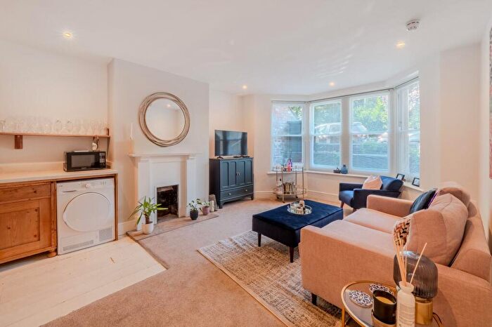 1 Bedroom Flat To Rent In Alma Vale Road, Bristol, BS8