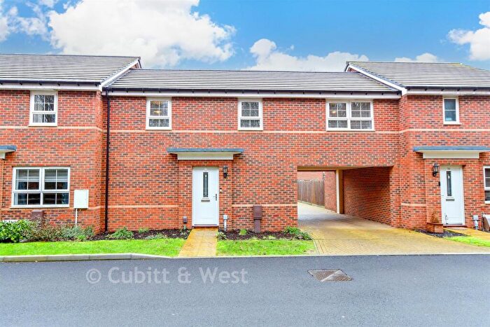 2 Bedroom Coach House For Sale In Blandings Way, Emsworth, Hampshire, PO10