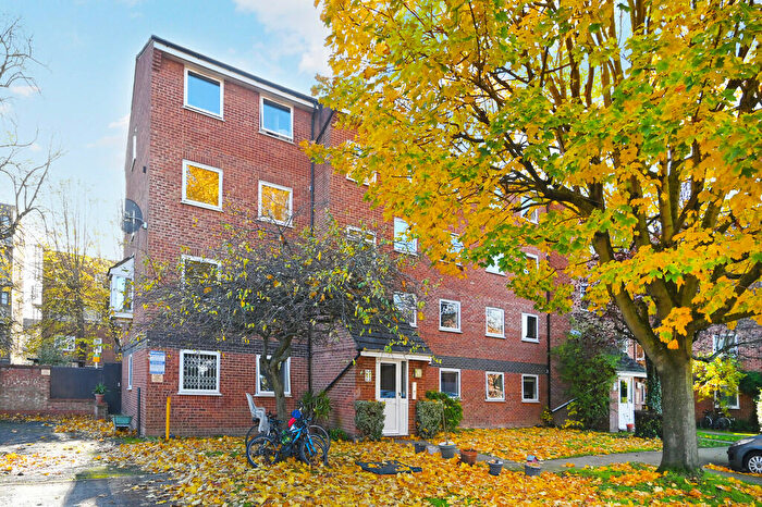 2 Bedroom Apartment To Rent In Regency Court, Park Close, E9