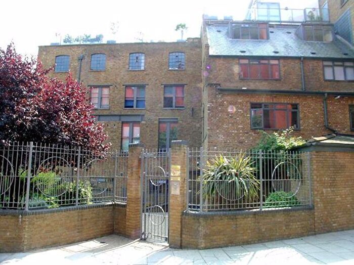 2 Bedroom Apartment To Rent In The Chandlery, Gowers Walk, London, E1