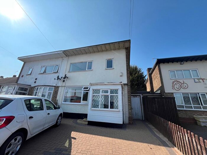 3 Bedroom House To Rent In Garretts Green Lane, Birmingham, B33