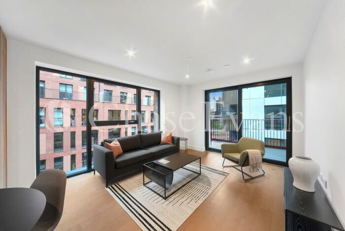 2 Bedroom Flat To Rent In Heygate Street, Park & Sayer, Elephant And Castle, London, SE17