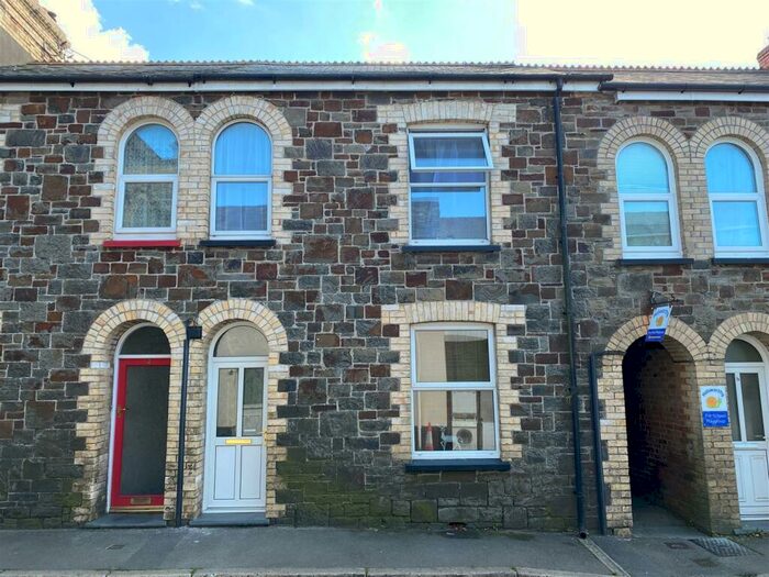 1 Bedroom Flat To Rent In Bodmin Street, Holsworthy, Devon, EX22