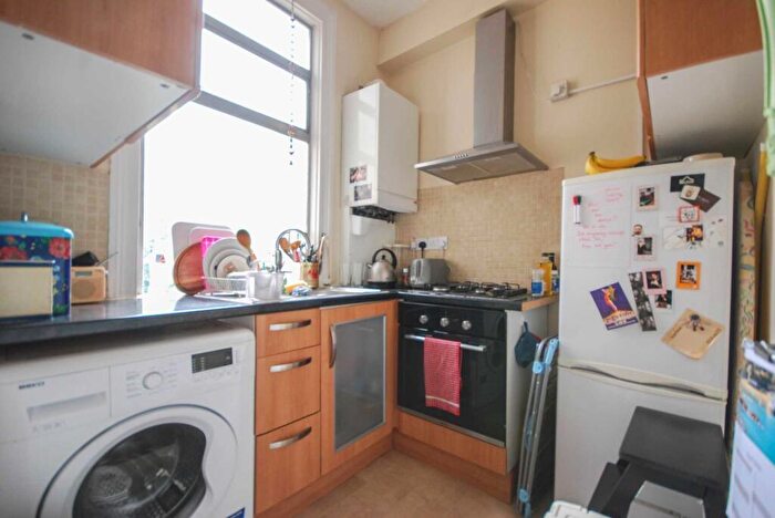 1 Bedroom Cottage To Rent In Grange Park Road, Leyton, E10