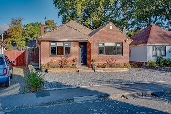 4 Bedroom Detached Bungalow For Sale In Merrieleas Close, Chandler's Ford, SO53