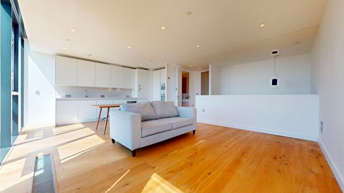 2 Bedroom Flat To Rent In Highgate Hill, London, N19