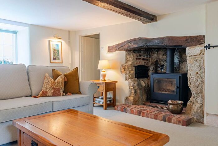 4 Bedroom Detached House For Sale In Manor Road, Oving, HP22