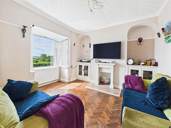 2 Bedroom Detached Bungalow For Sale In Meinciau Road, Mynyddygarreg, Kidwelly, SA17