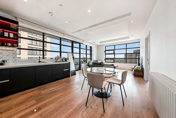 2 Bedroom Flat For Sale In Defoe House, City Island Way, London, E14