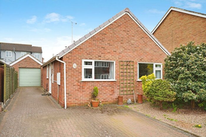 3 Bedroom Bungalow For Sale In St. Andrews Drive, Burton-On-Trent, Staffordshire, DE13